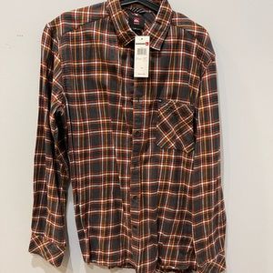 Quiksilver, plaid flannel. NWT. Mens. Large.